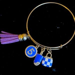 Expandable silver charm bangle